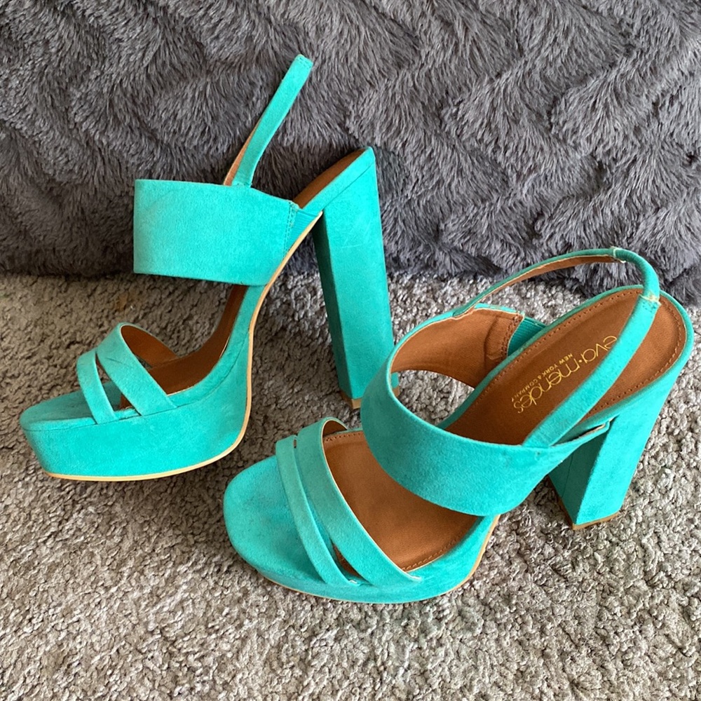 Teal colored Sandals! - Picture 2 of 5
